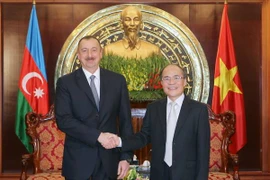 Chủ tịch Quốc hội Nguyễn Sinh Hùng tiếp Tổng thống Azerbaijan