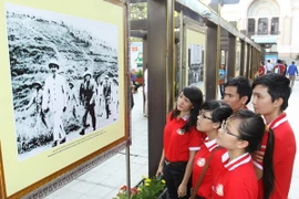 Khai mạc Triển lãm kỷ niệm 124 năm Ngày sinh nhật Bác