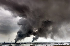Vụ nổ kinh hoàng tại nhà máy lọc dầu Mexico Pexmex. Ảnh minh họa. (Nguồn: AFP)