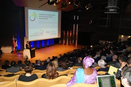 Le Courrier du Việt Nam dự hội thảo về tương lai của báo chí Pháp ngữ