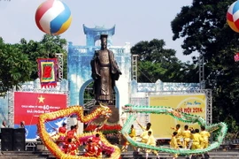 Rồng Thăng Long cùng quần tụ mừng ngày giải phóng Thủ đô