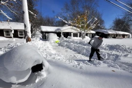 Mưa bão gây nhiều thương vong và thiệt hại tại Pháp và Mỹ