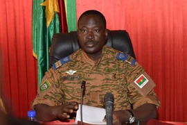 Burkina Faso: Lãnh đạo lâm thời từ chối chuyển giao quyền lực
