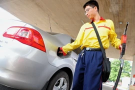 Giá dầu biến động trái chiều tại thị trường giao dịch châu Á