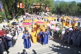 Quang cảnh Lễ hội Quán Thế Âm 2014. (Nguồn: phatgiaohue.vn)