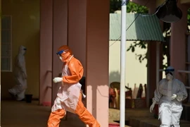 Hơn 16.000 người nhiễm, gần 7.000 người tử vong do Ebola