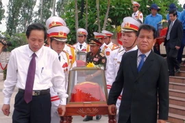 Truy điệu và an táng 32 hài cốt liệt sỹ hy sinh tại Lào 