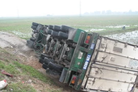 Tai nạn giao thông nghiêm trọng ở Nghệ An, hàng trăm ôtô bị ách tắc