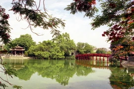 Khu vực Đông Bắc Bộ bớt oi nóng, Nam Bộ mưa đến sớm