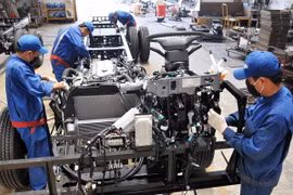 Thủ tướng yêu cầu tập trung xử lý các khó khăn cản trở sản xuất