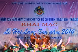 Khai mạc lễ hội Làng Sen kỷ niệm ngày sinh Chủ tịch Hồ Chí Minh