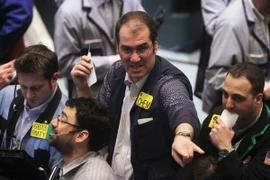 Xu hướng tăng giảm trái chiều “đeo bám” thị trường dầu mỏ 