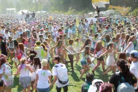 [Photo] Lễ hội Sắc màu cầu may mắn và hạnh phúc tại Nga