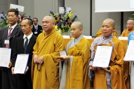 Trao quyết định thành lập Hội Phật tử Việt Nam tại Nhật Bản