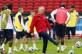 FIFA điều tra tin máy bay không người lái do thám tuyển Pháp