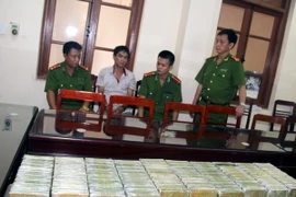 Yêu cầu điều tra mở rộng vụ vận chuyển 100 bánh heroin 