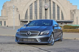 Nhà máy Mercedes-Benz tại Hungary phải tăng thêm ca 3