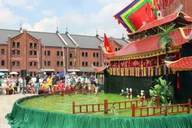 Múa rối nước Việt Nam làm xiêu lòng khán giả Nhật Bản