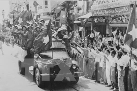 Không thể có và không bao giờ có quân đội đứng ngoài chính trị 