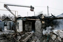 Bộ Năng lượng Ukraine tạm ngừng cung cấp điện cho Crimea 