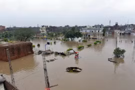 Pakistan: Mưa bão nghiêm trọng làm gần 70 người thương vong