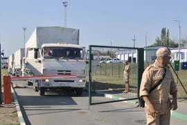 Ukraine đồng ý để Nga gửi hàng viện trợ nhân đạo cho miền Đông