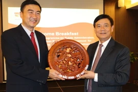 Việt Nam học hỏi kinh nghiệm về hành chính công của Singapore