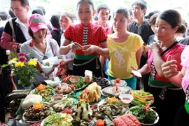 Rộn ràng ngày Tết độc lập trên cao nguyên Mộc Châu