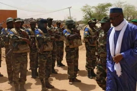 Chính phủ Mali và 3 nhóm phiến quân ký thỏa thuận ngừng bắn