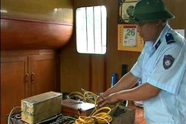 Bắt 4 tàu dùng kích điện đánh bắt thủy sản ở Vịnh Hạ Long