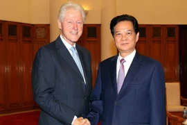 Thủ tướng Nguyễn Tấn Dũng tiếp cựu Tổng thống Mỹ Bill Clinton