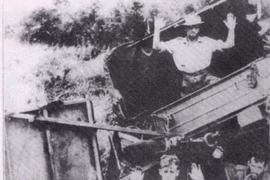 Triển lãm chuyên đề "Điện Biên xưa - nay và chiến thắng Đăk Pơ"