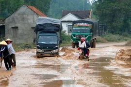 Con đường duy nhất đến chợ tình Khau Vai bị cày nát