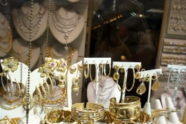 Giá vàng giảm trong bối cảnh căng thẳng về Ukraine gia tăng