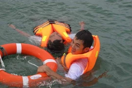 Phối hợp tìm kiếm cứu nạn trên vùng biển Bình Thuận-Trà Vinh