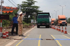 Tăng mức phạt xe chở hàng vượt trọng tải lên đến 7-8 triệu đồng
