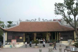 Hà Nội: Yêu cầu tháo dỡ bảng Led tại cụm di tích Bia Bà La Khê