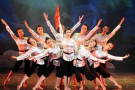 Chương trình nghệ thuật tri ân 10 cô gái Ngã ba Đồng Lộc bất tử