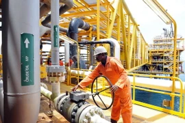 OPEC: Nhu cầu dầu mỏ của thế giới tiếp tục tăng trong năm 2015