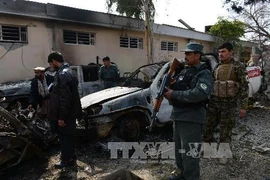 Hiện trường một vụ đánh bom tại Sarobi ngày 21/2. (Nguồn: AFP/TTXVN)