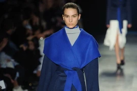 Robe coat - xu hướng đến từ nhà tắm sẽ lên ngôi trong mùa Đông? 