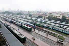 Triển khai dịch vụ thu tiền vé tàu điện tử qua hệ thống bưu điện