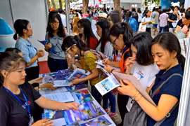 Người dân tham dự Lễ hội Nhật Bản-Việt Nam 2016. (Ảnh: Thế Anh/TTXVN)