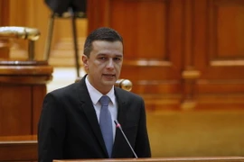 Thủ tướng Sorin Grindeanu phát biểu trước phiên bỏ phiếu tín nhiệm tại Quốc hội ở thủ đô Bucharest, ngày 4/1. (Nguồn: THX/TTXVN)