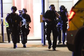 Cảnh sát phong tỏa hiện trường vụ tấn công ở Cầu London ngày 3/6. (Nguồn: AFP/TTXVN)