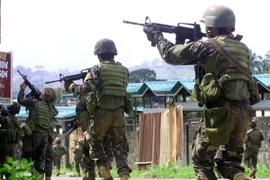 Binh sỹ Philippines trong chiến dịch truy quét phiến quân ở Lanao Del Sur ngày 25/5. (Nguồn: THX/TTXVN)