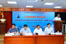 Cuộc họp Hội đồng chung khảo Giải Báo chí Quốc gia lần thứ XI - năm 2016. (Ảnh: Minh Quyết/TTXVN)