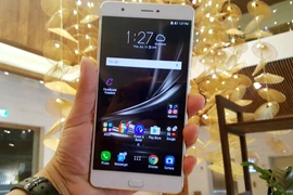 ZenFone Ultra có màn hình 6,8 inch Full HD. (Ảnh: T.H/Vietnam+)