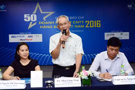 Tiến sỹ Mai Liêm Trực, Nguyên Thứ trưởng Thường trực Bộ Bưu chính Viễn thông làm Chủ tịch Hội đồng bình chọn phát biểu tại họp báo. (Nguồn: VINASA)
