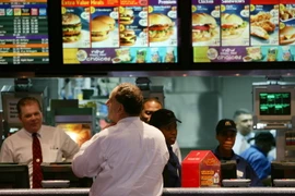 Một cửa hàng đồ ăn nhanh ở New York, Mỹ. (Nguồn: AFP/TTXVN)